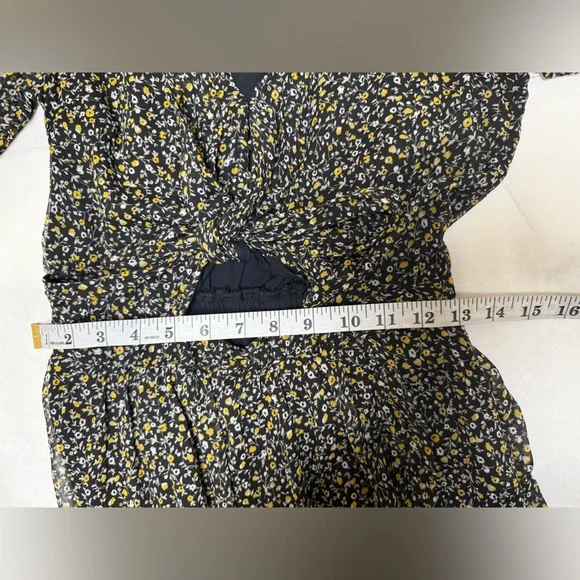 🌸Abercrombie & Fitch Ruffle Hem with Match Scrunch🌸